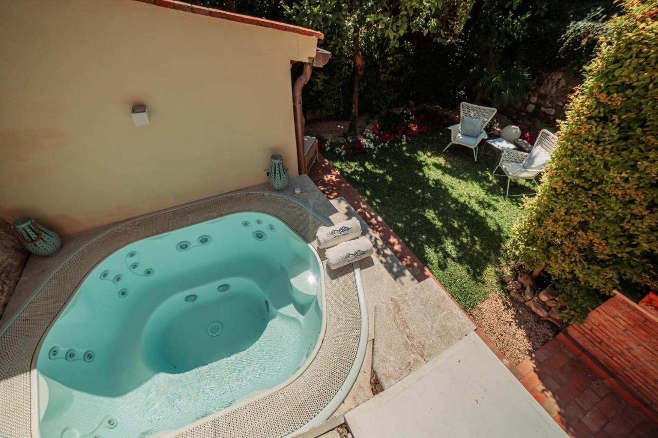 Private Villa At Villa Al Duomo タオルミーナ エクステリア 写真