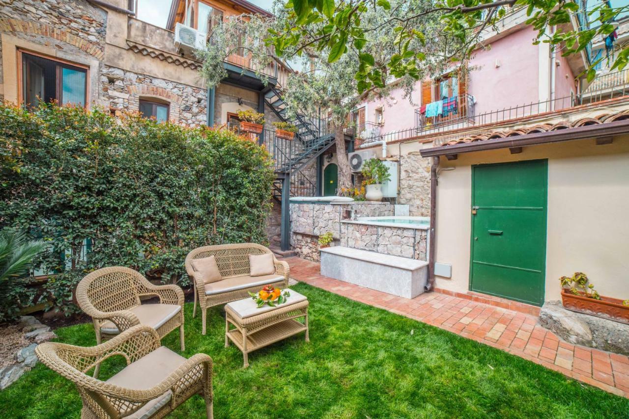 Private Villa At Villa Al Duomo タオルミーナ エクステリア 写真